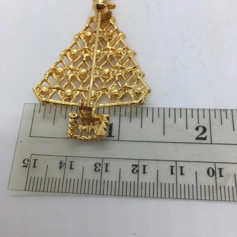 Vintage Christmas Tree Brooch Goldtone